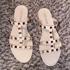 Steve Madden size 5 nude sandals